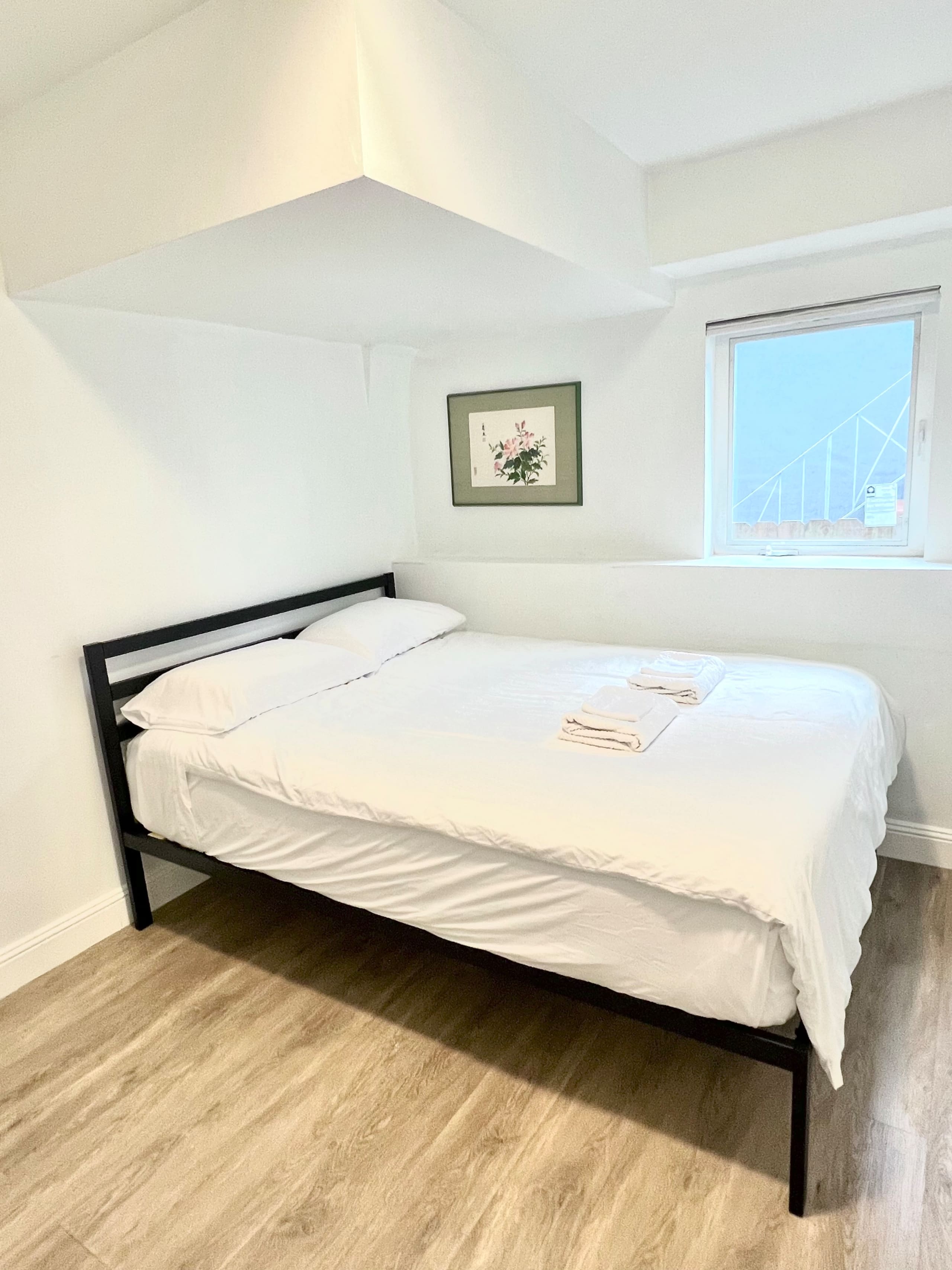 Home in Daly City · ★4.67 · 2 bedrooms · 2 beds · 1 bath - Image 9