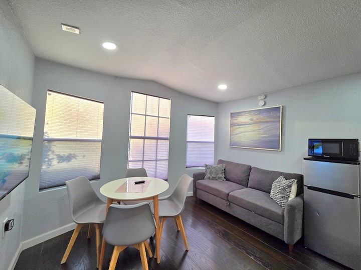 Tiny House | 35 Min To Kw + Free Parking & Pool - Big Pine Key, FL