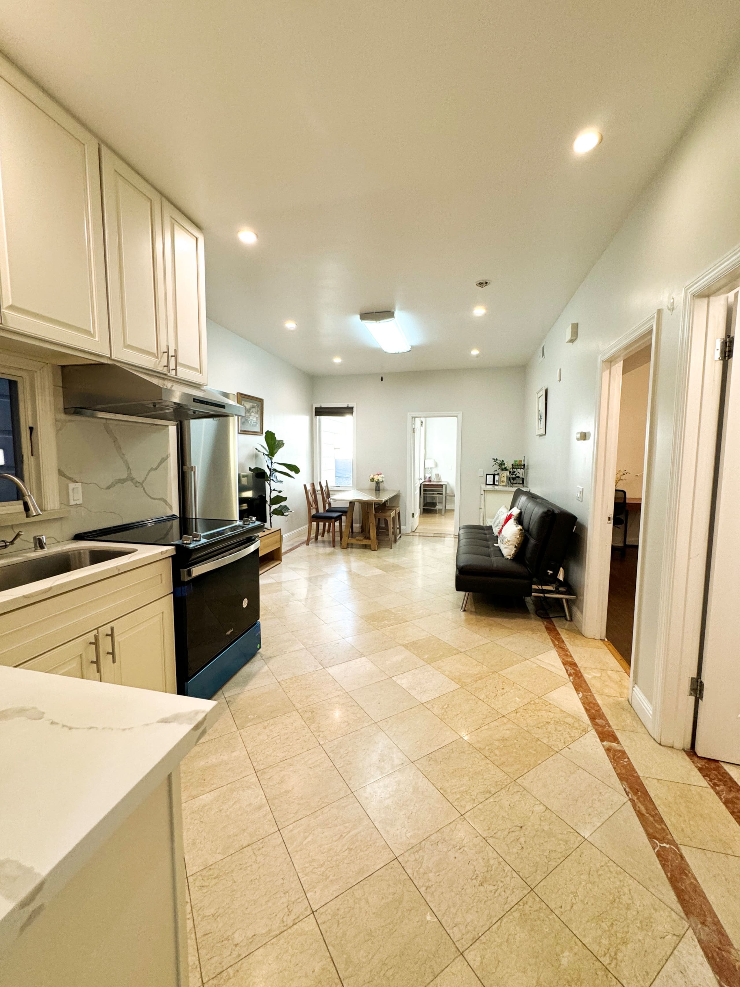 Home in San Francisco · ★4.92 · 2 bedrooms · 3 beds · 1 bath - Image 3