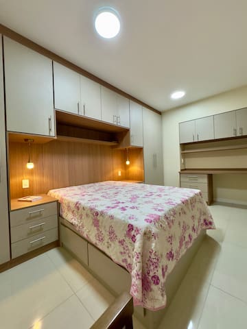 Apartamento confortável, perto de transportes.