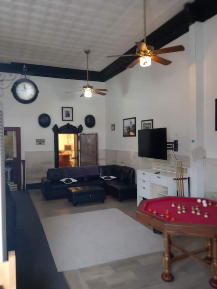 The Vault 
 1800 S Bank In The Heart Of Fairfield - Illinois