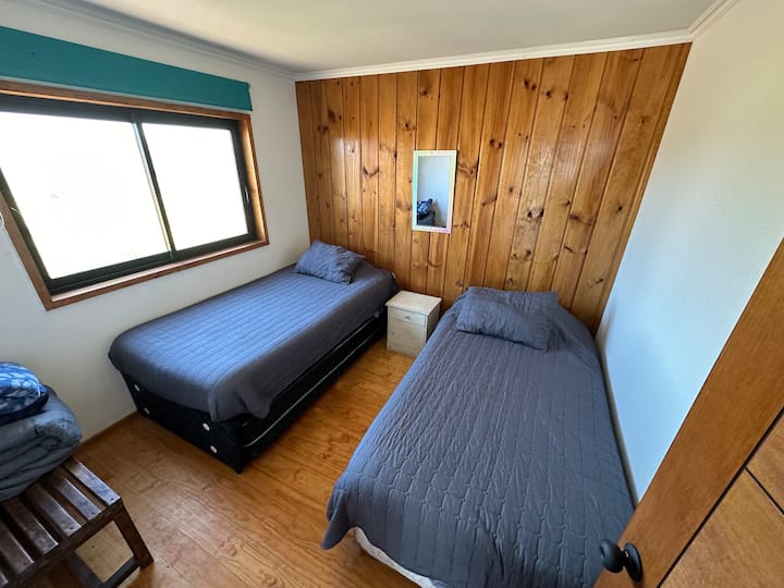 سرير ديوان بالإضافة إلى سرير 1.5 مربع (إجمالي 3 أسرّة)