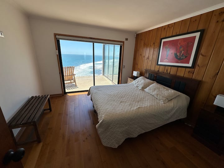 سرير مزدوج مع حمام، إطلالة على المحيط.