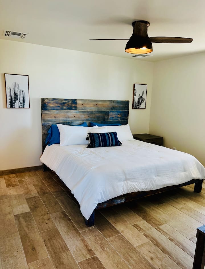 King Suite, full bth & ktchn, private, pickleBall