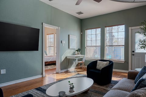 Top Airbnb: Greenville Ave M Street Complete Home - No. 5800 in Lower Greenville