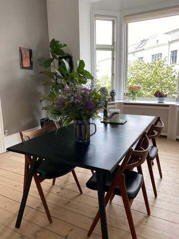 Stor lejlighed i hjertet af København Ø