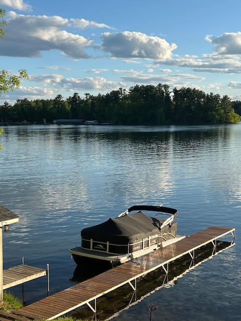 Lakefront Cottage-Chain O' Lakes-Pet friendly!