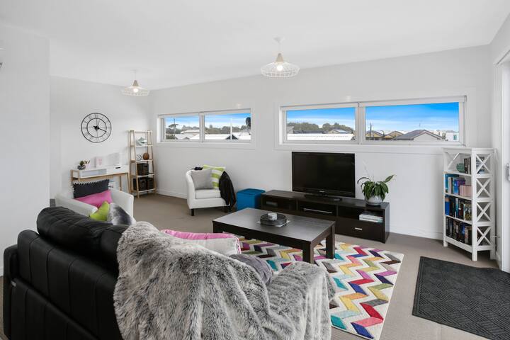 Seaview 2 Bedroom Apartment - Apollo Bay
