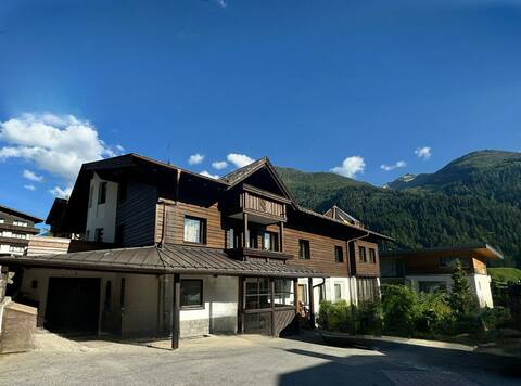 Sunny Stylish 3 bedr apartment- 5mn to lifts - 6p