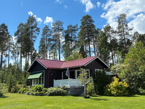 Guest house with AC, separate bedroom, sea view