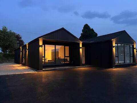BRAND NEW Luxury villa with spectacular views.