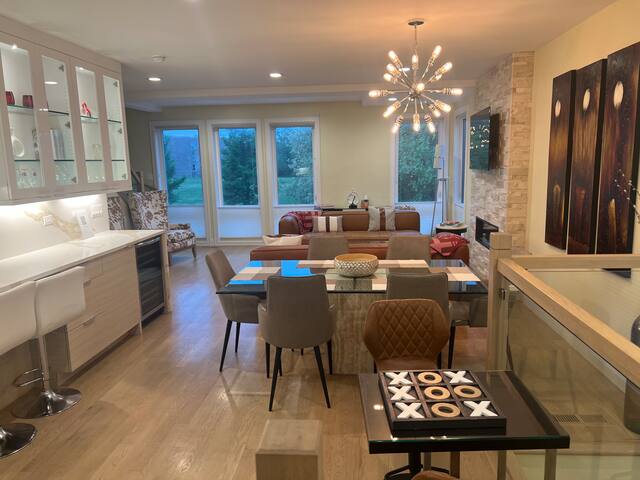 NEW! Lake & Skyline Views Kenwood CuldeSac+Parking