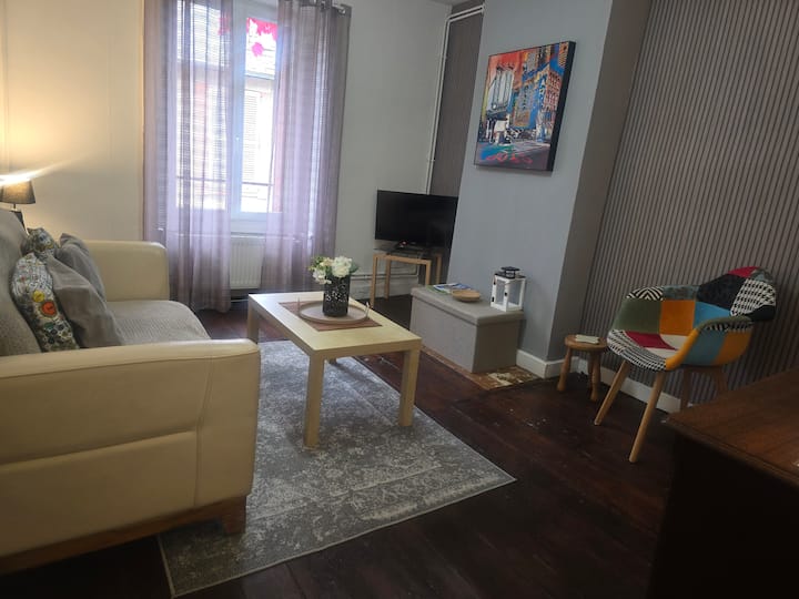 Lovely 1 Bed Flat With Garden & Parking. - Le Dorat