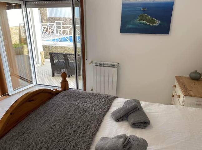 Large Villa – Heated Pool – Ericeira Center 5 mins gallery image 5