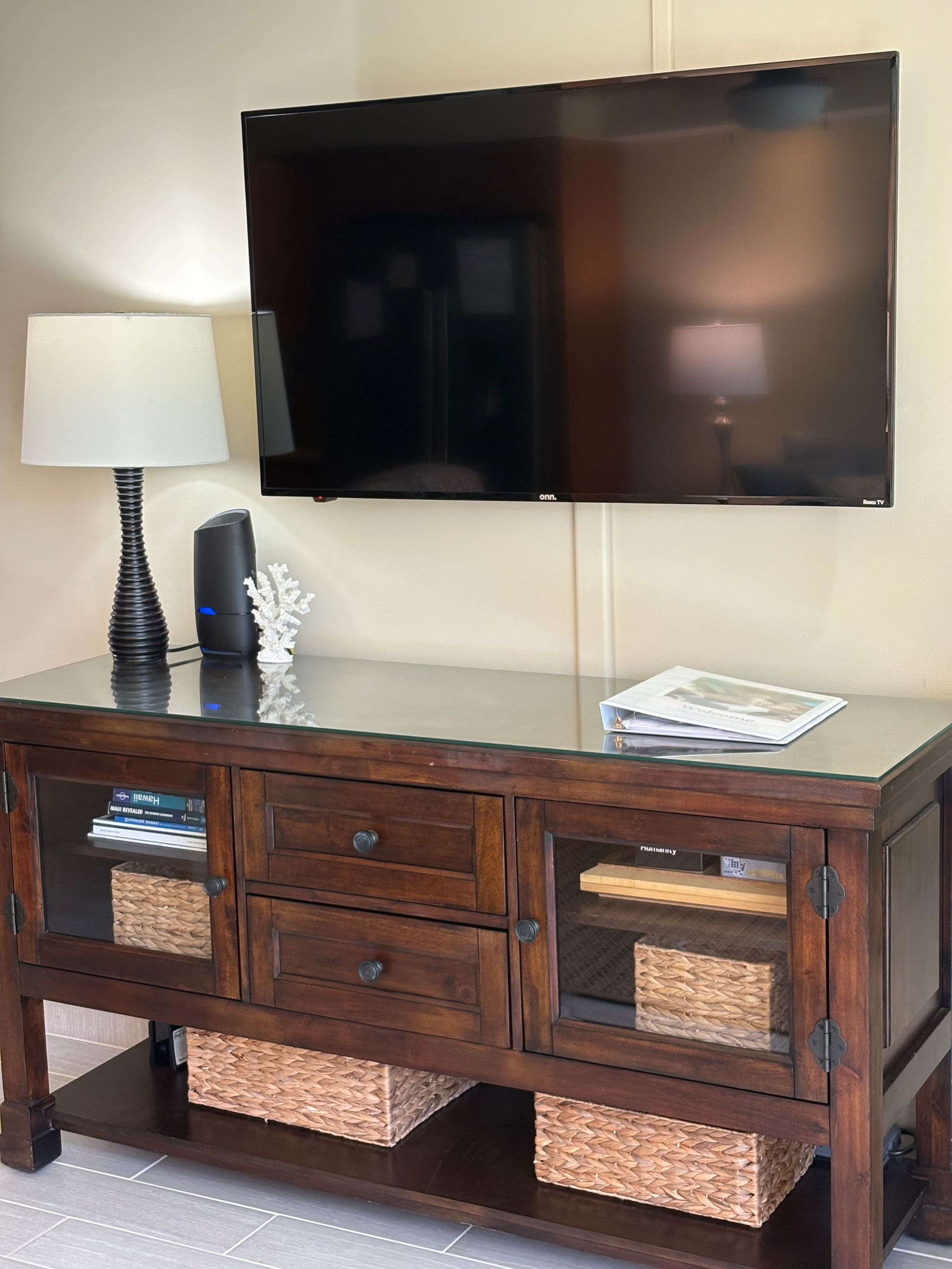 Condo in Lahaina · ★4.96 · 1 bedroom · 2 beds · 1 private bath - Image 3