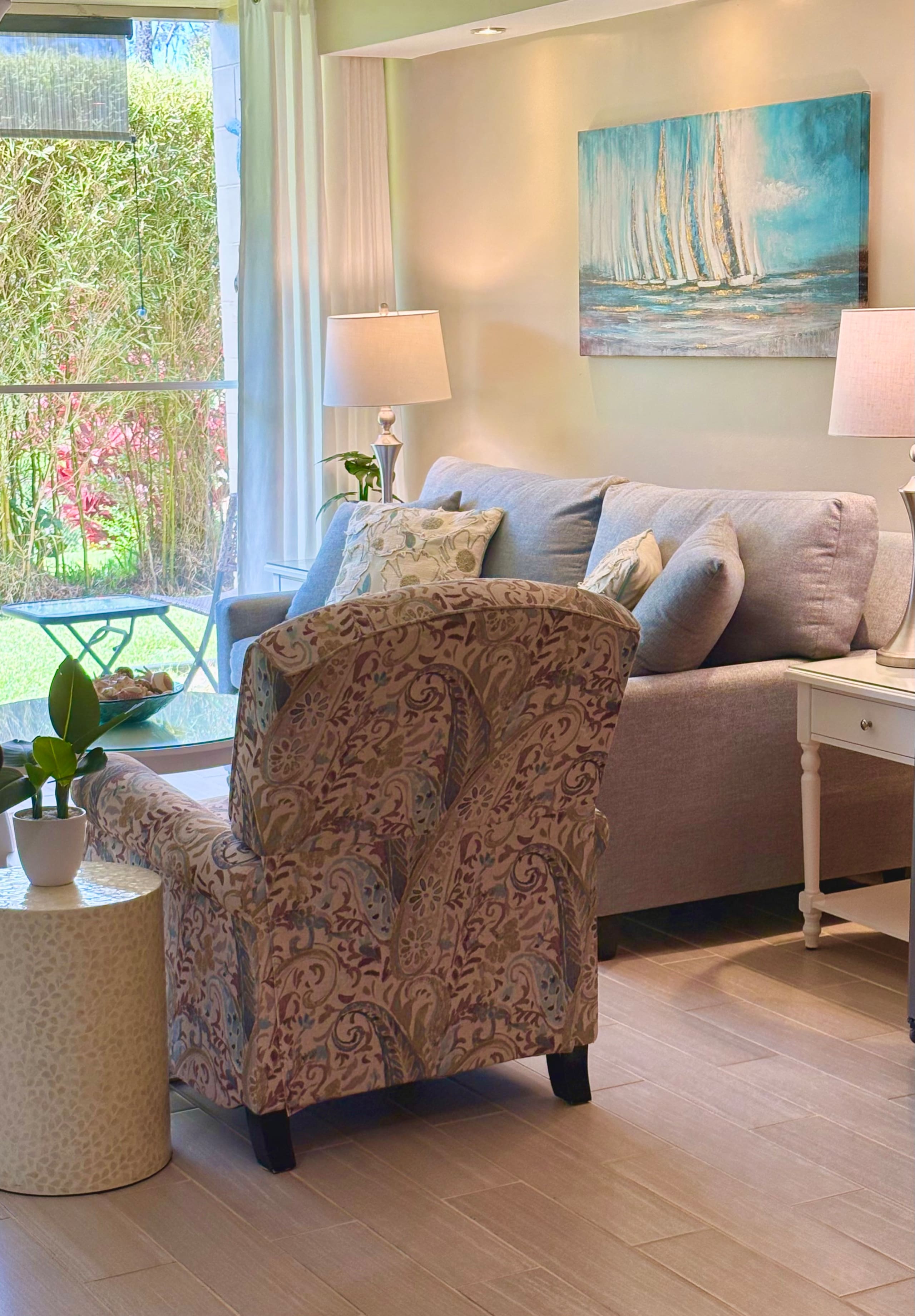 Condo in Lahaina · ★4.96 · 1 bedroom · 2 beds · 1 private bath - Image 4