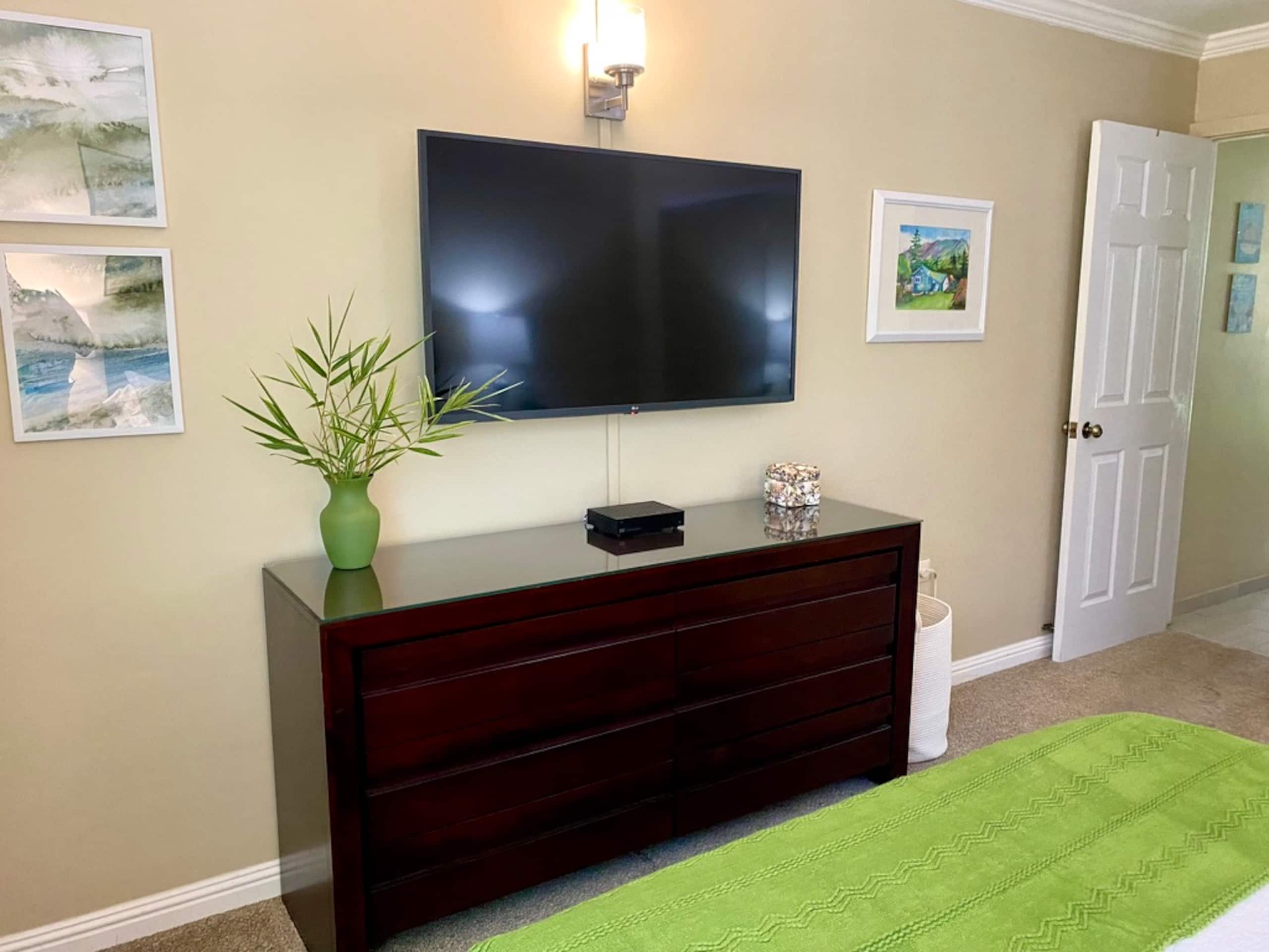 Condo in Lahaina · ★4.96 · 1 bedroom · 2 beds · 1 private bath - Image 27