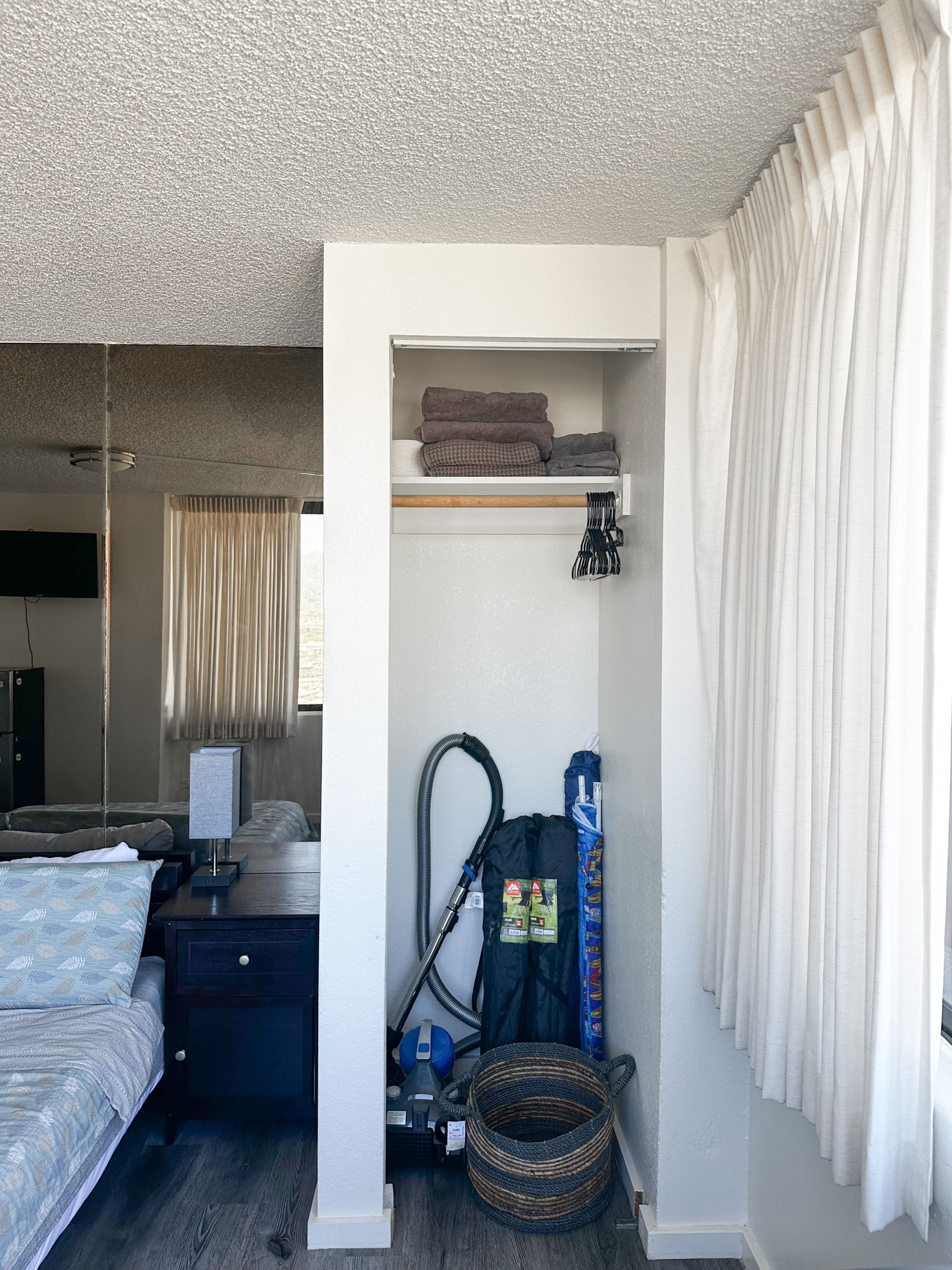 Hawaiian Monarch Private Studio/No Resort Fee - Image 17