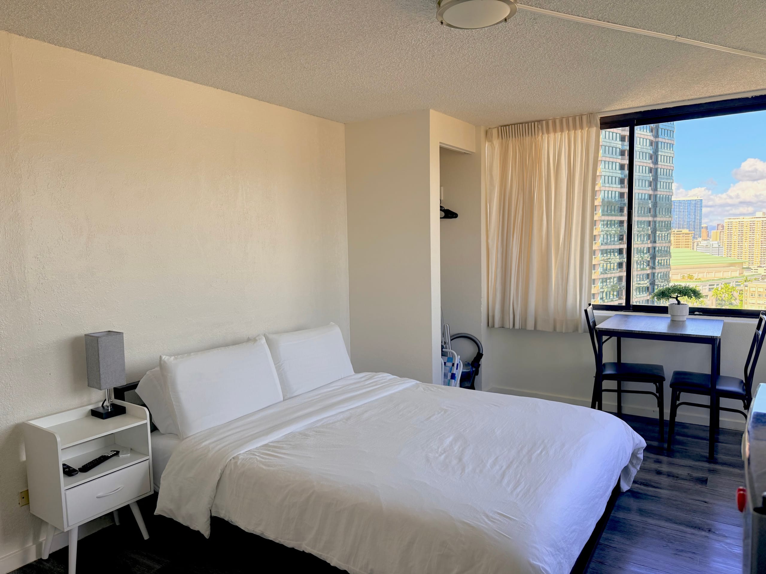 Hawaiian Monarch Private Studio/No Resort Fee - Image 2