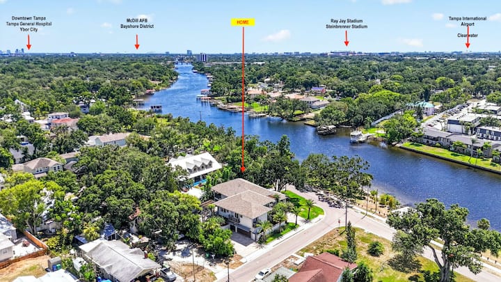 Adorable Queen Suite With Private Bath & Balcony - Tampa, FL