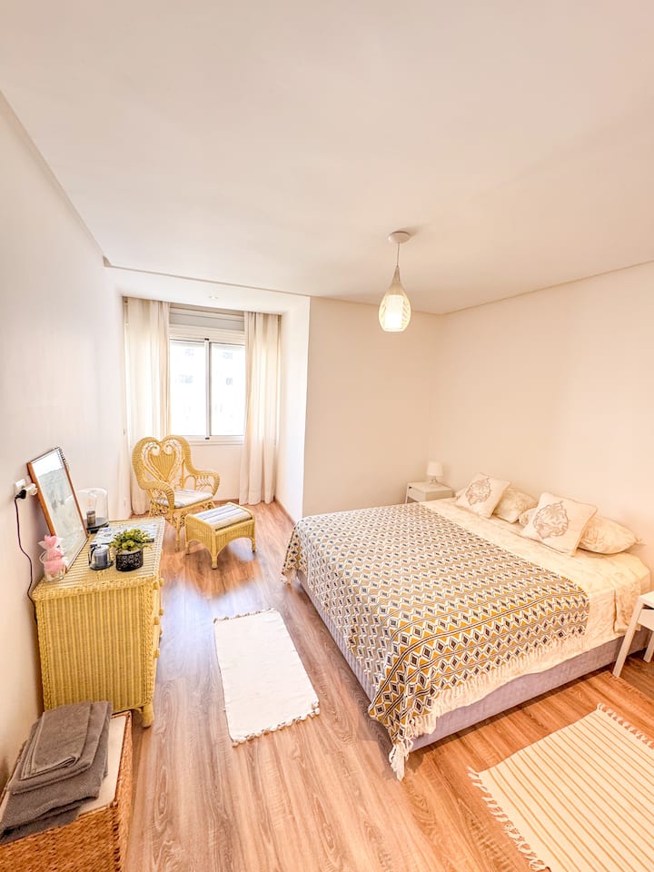 Втора спалня / втора спалня 
Двойно легло – отлично съседна баня спално бельо 