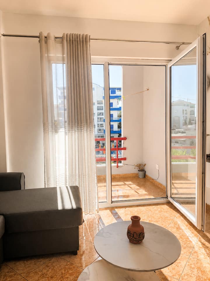 Lovely Apartment Inside A Quiet Compound - Qerret