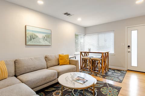 Top performing Airbnb: Ocean Beach Casita - Upstairs in San Diego