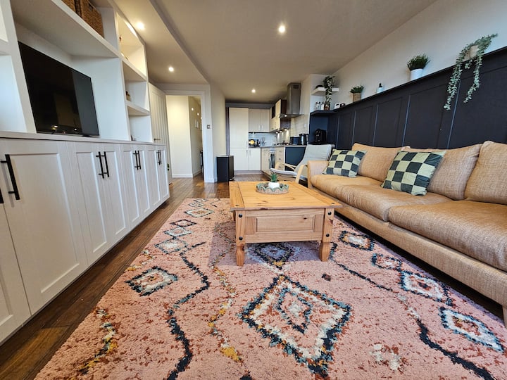 Edinburgh Rooftop Retreat W/ Private Balcony - Leith