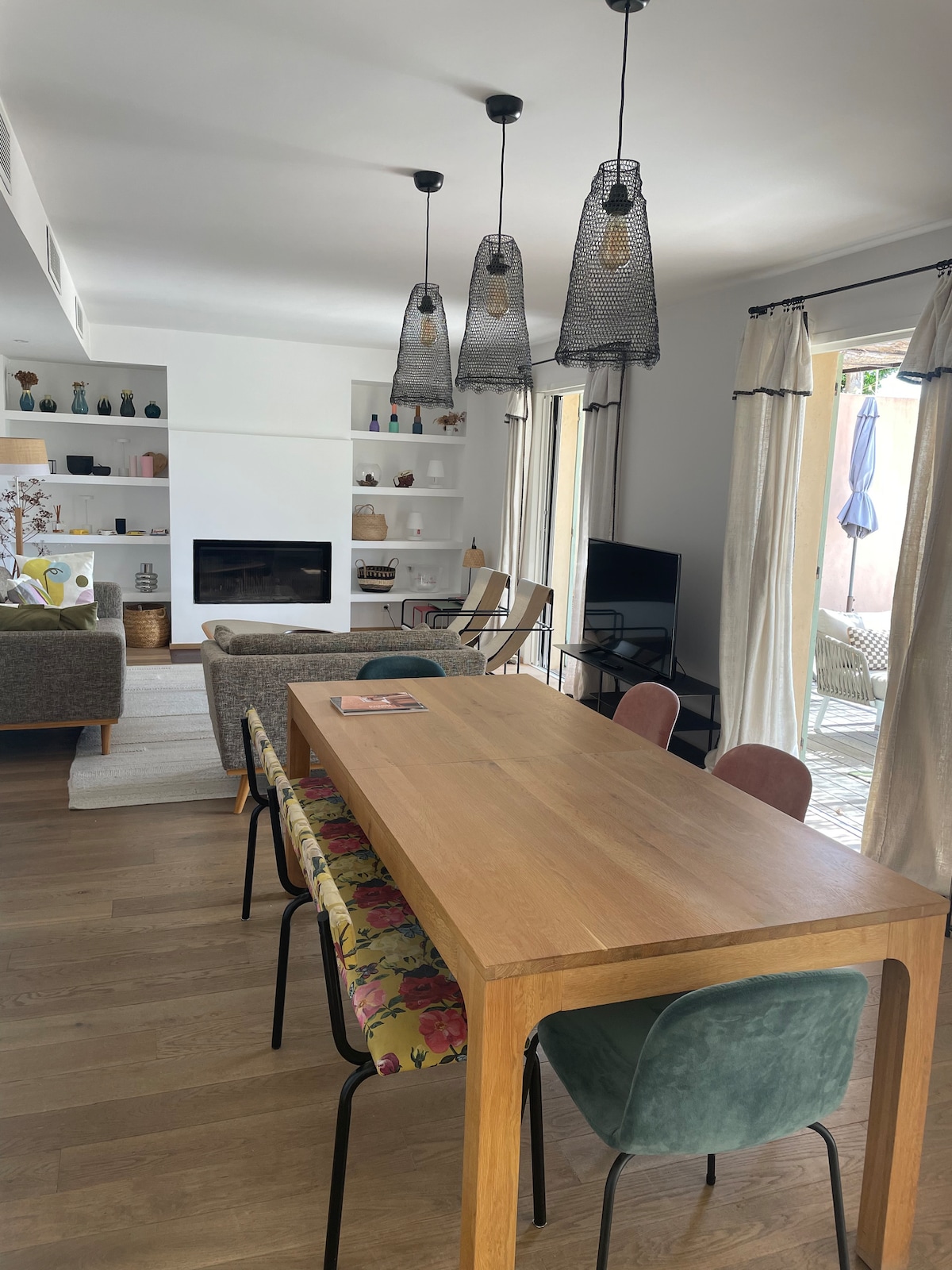 Beliebte Airbnb-Anzeige: New villa, swimming pool, center of Saint Florent in Saint Florent