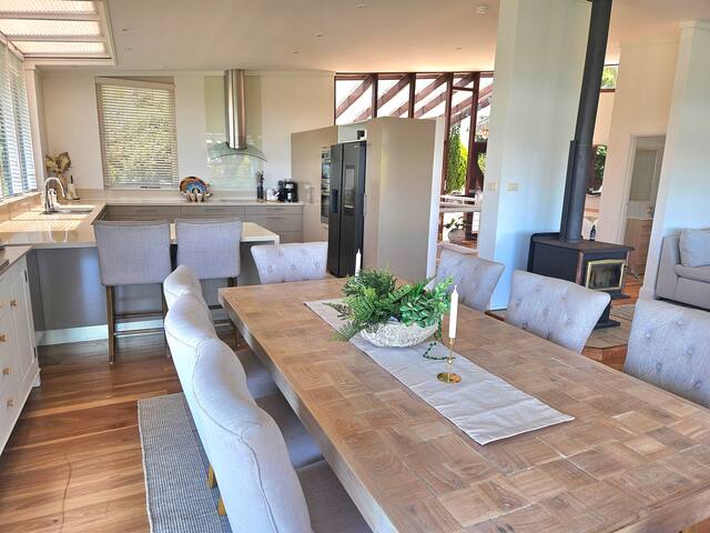 Newport Tree Top Oasis gallery image 4