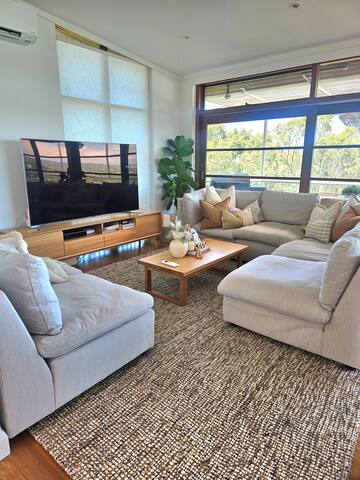 Newport Tree Top Oasis gallery image 3