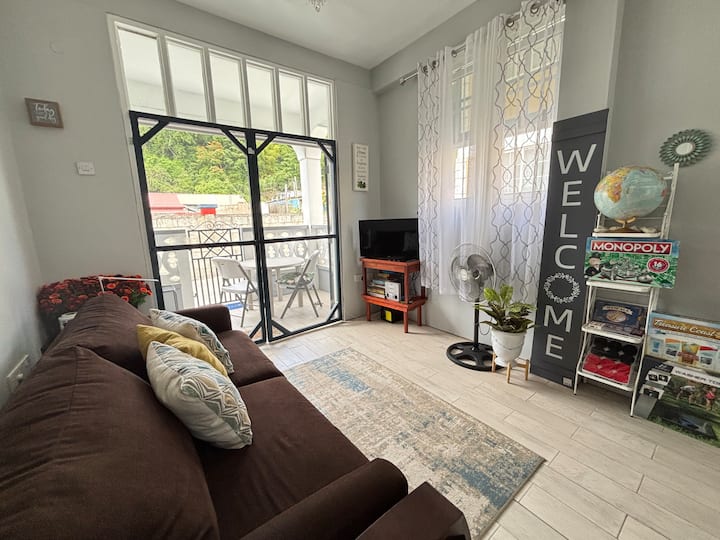 Kc River Run
~Cozy Luxury Home~ - Roseau