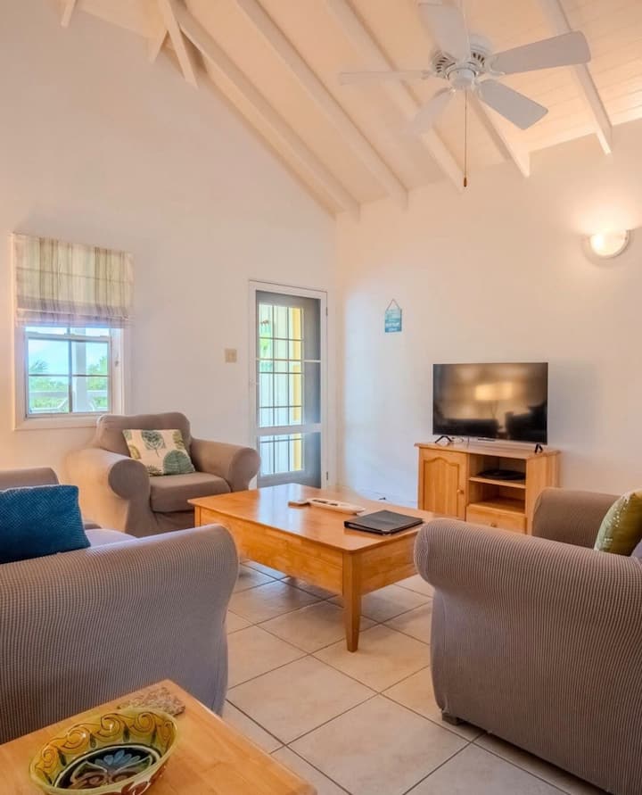 Luxury 2 Bedroomed Apartment With Pool & Sea Views - Antigua-et-Barbuda