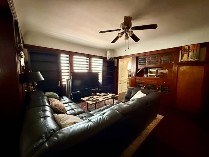 R4: Spacious King Room • Shared Bath • Downtown Sj - San José
