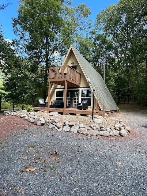 Secluded  two bedroom cabin on 5 acres