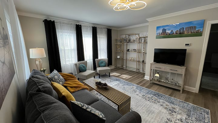Cheerful 3 Br Home/long Term! 6 Mins To Uptown! - シャーロット, NC