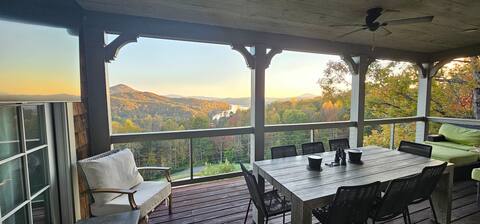 7 Bedroom Home Mountain, Golf & Lake views Hot Tub