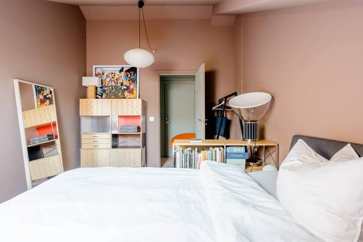 Super central luxurious home by botanical gardens gallery image 3