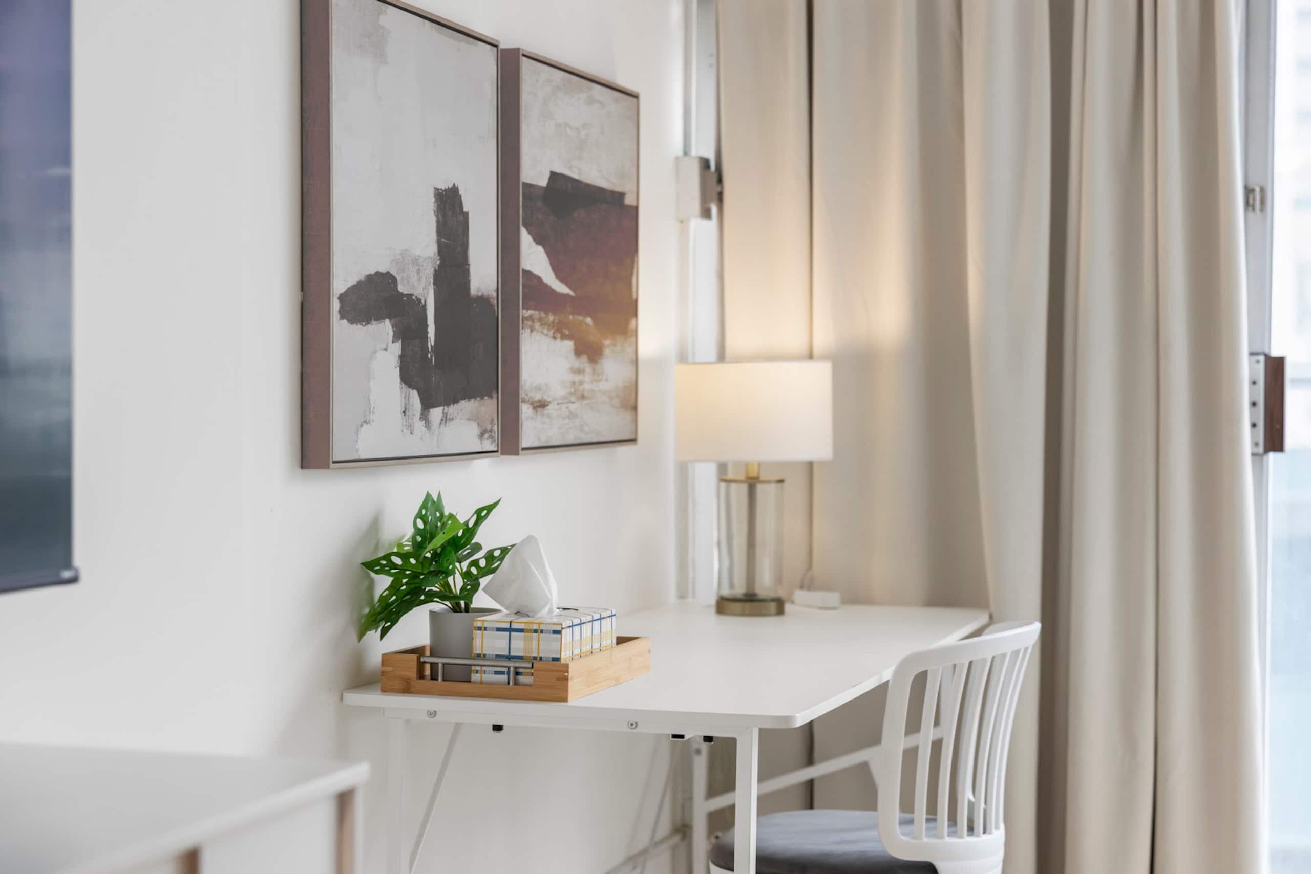Condo in Honolulu · ★4.96 · 1 bedroom · 5 beds · 1 private bath - Image 39
