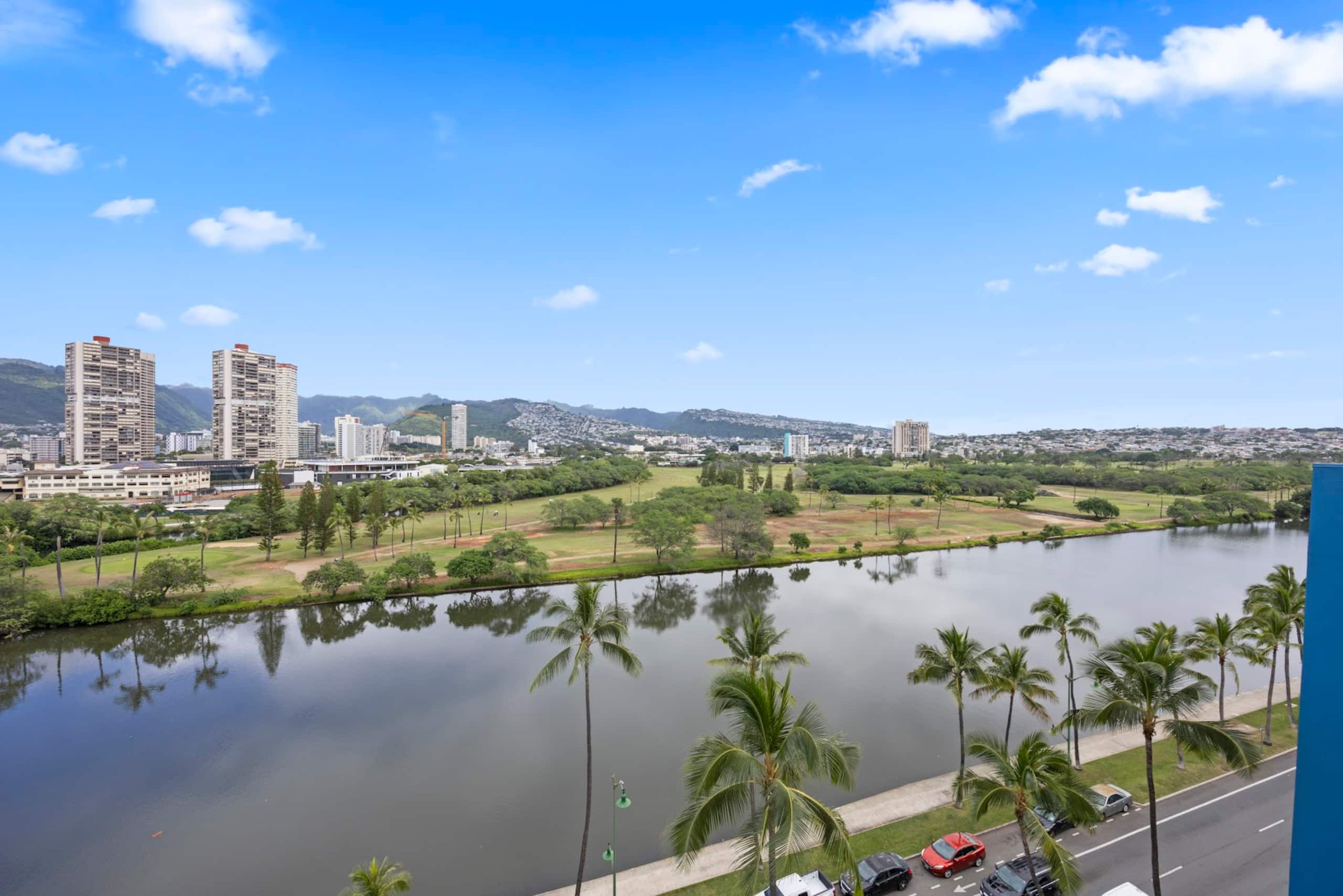 Condo in Honolulu · ★4.96 · 1 bedroom · 5 beds · 1 private bath - Image 16