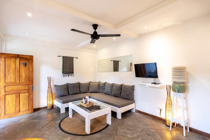 Spacious 1br • Walk To Beach • Central Canggu - Canggu