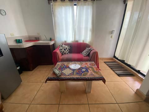 Anuncio de Airbnb popular: Charming very quiet Center Renewed en Solidaridad