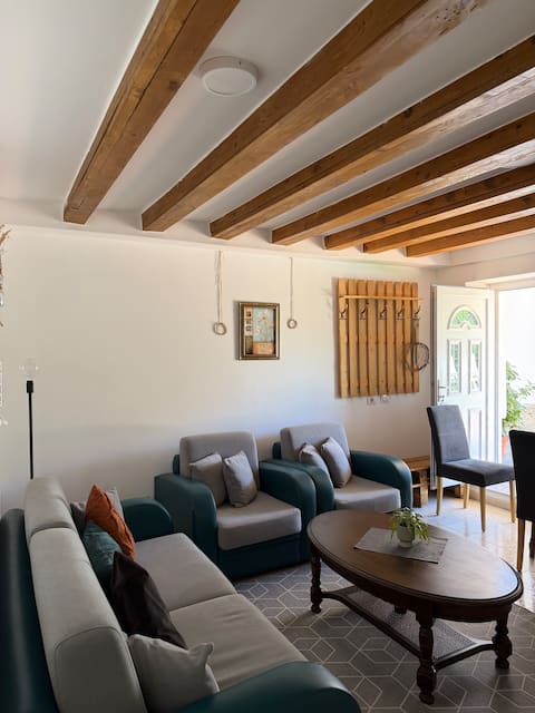 Top performing Airbnb: Cheerful 1 bedroom villa in Shkodër