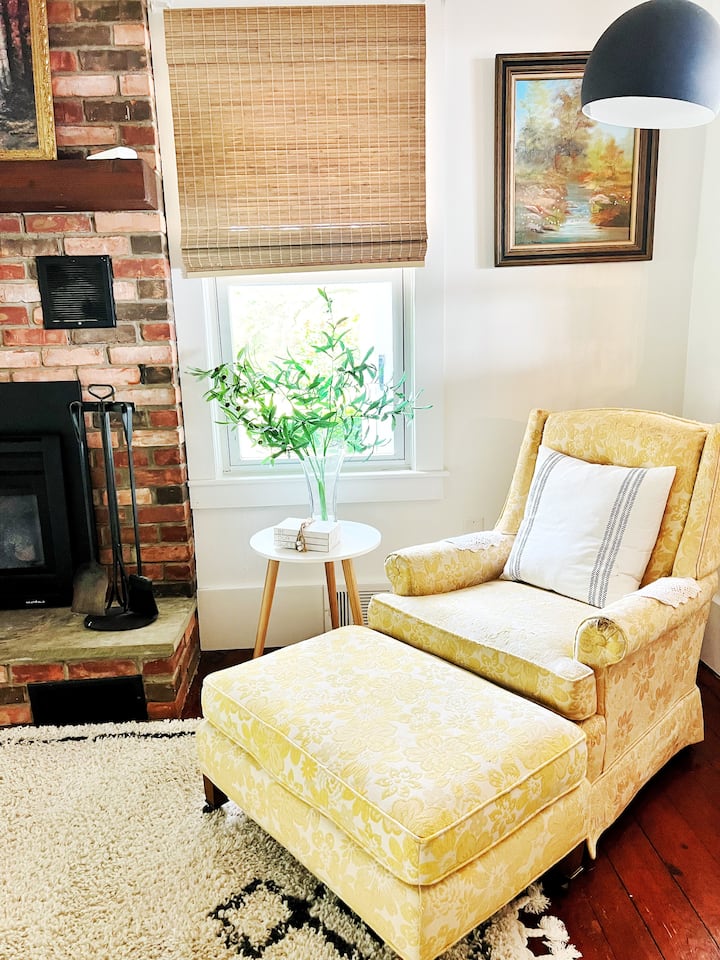 Seneca Lake View Retreat, Sunset & Wine Escape - Watkins Glen, NY