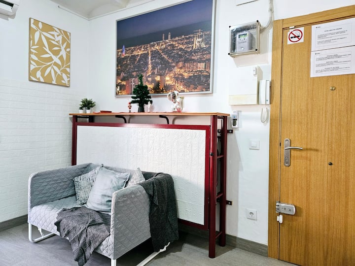 Bright Apartment W/ Private Terrace & Wi-fi - Badalona