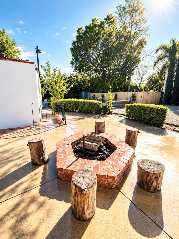Great For Large Group | 15 Beds - Los Angeles