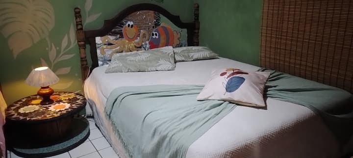 Bedroom with a double bed and a single bed
Hangers and closet. 