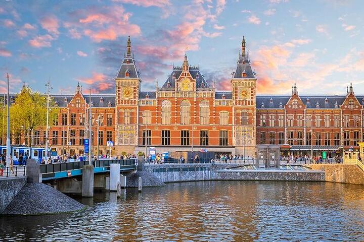 Luxurious 3 floor loft in the city centre gallery image 4