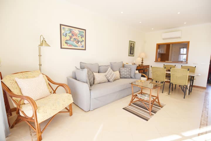 Cluster Villa With Sea View And Garden - Algarve