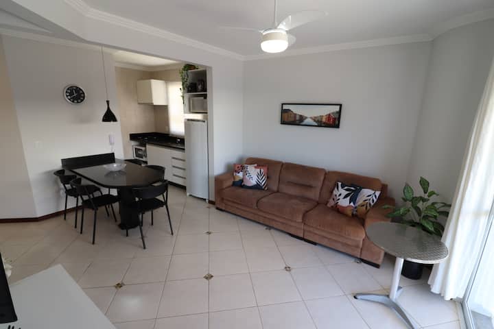 Apartamento - Churrasqueira  Na Sacada, 1 Garagem - Bombinhas